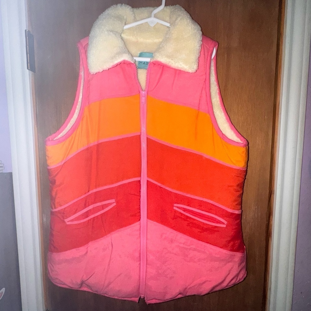 JUDITH MARCH Small S Mesa Chevron Puffer Vest Color Block Retro Style Lined Ski
